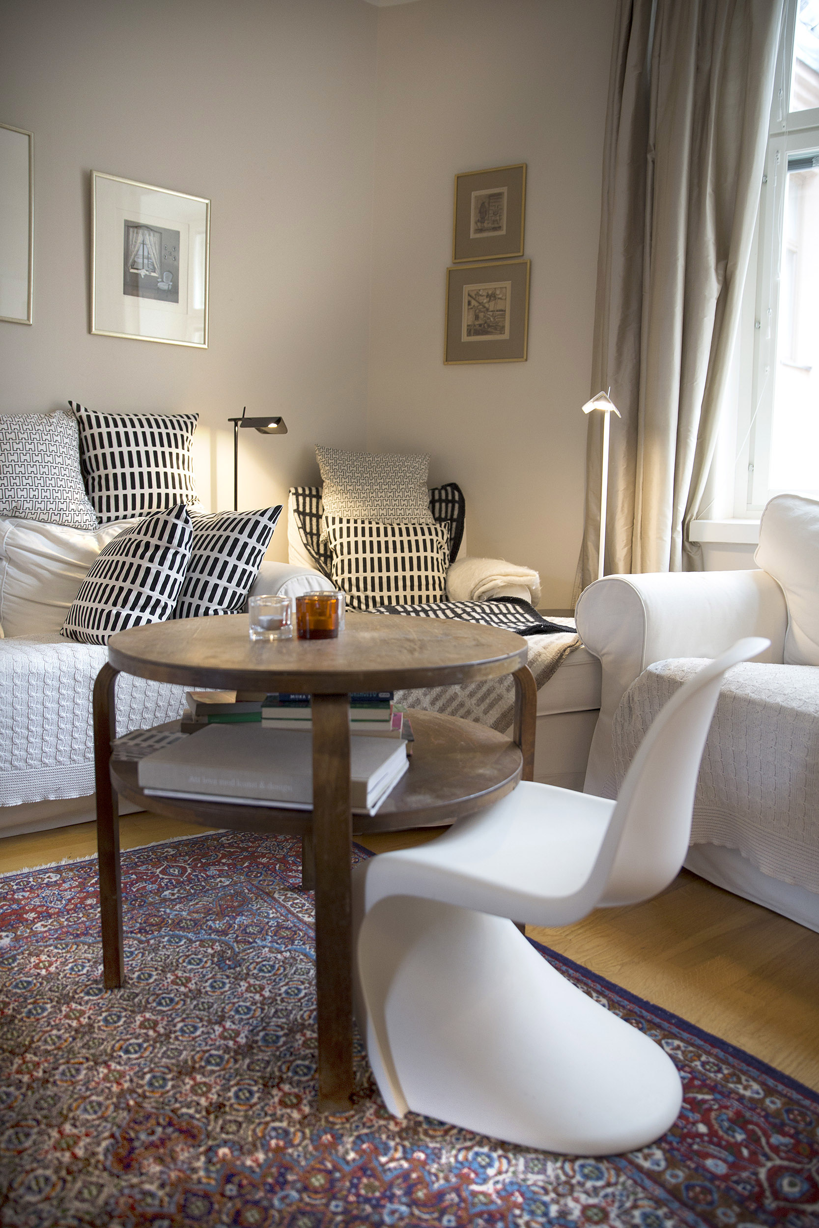 persoonallinen sisustus, lasten design-tuoli olohuoneessa